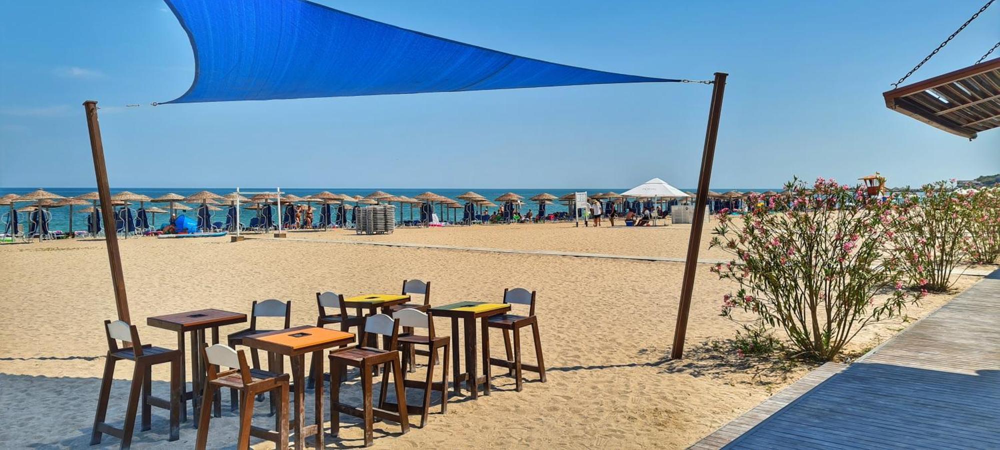 Hotel Casa Epat Două Mai Esterno foto